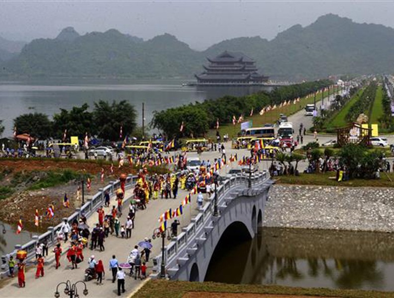 Công an Hà Nam đảm bảo an toàn giao thông tại Đại lễ Vesak 2019